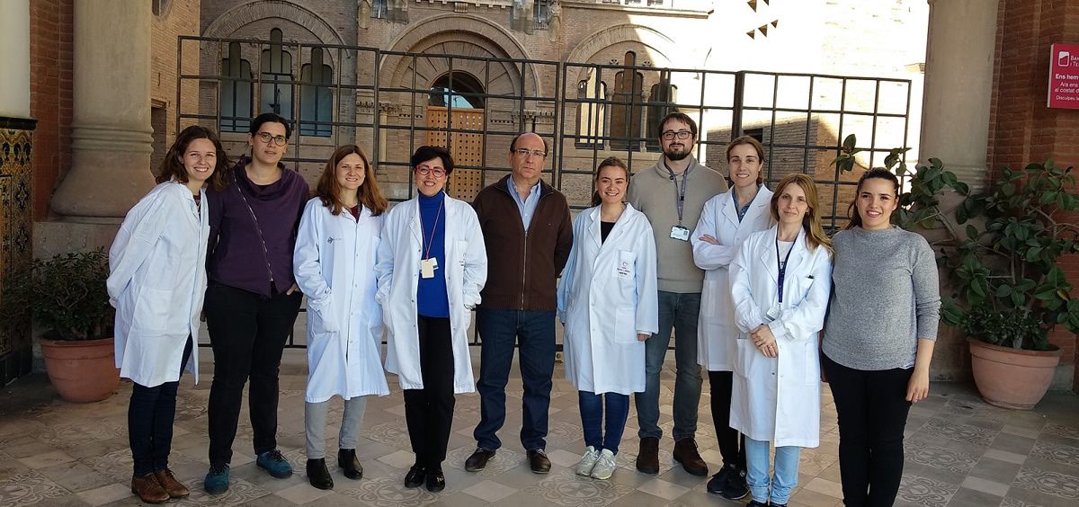 María Galán (tercera por la izquierda) junto a algunos de los investigadores que han participado en el estudio (Foto. Ciber)