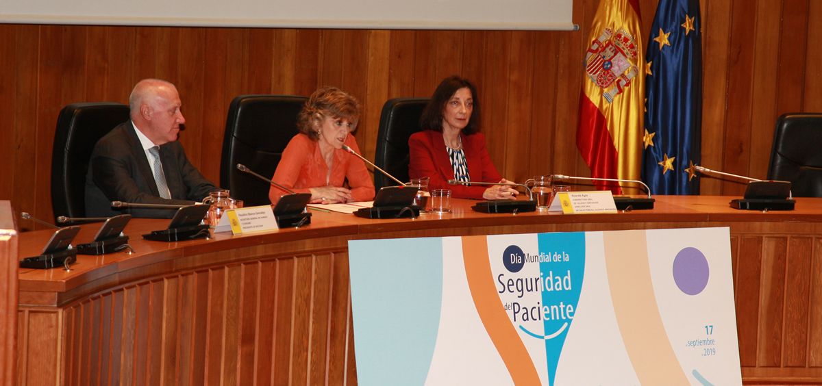 Faustino Blanco, María Luisa Carcedo y Yolanda Agra. (Foto: Ministerio de Sanidad)