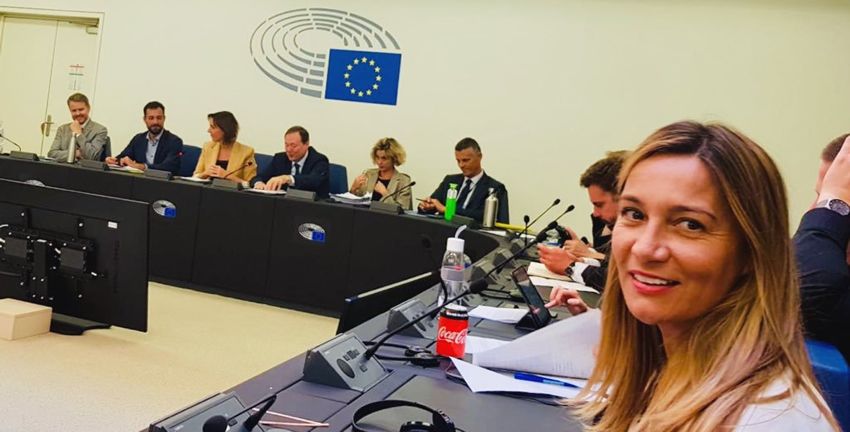 Susana Solís durante una reunión en las instituciones europeas (Foto. @susanasolisp)