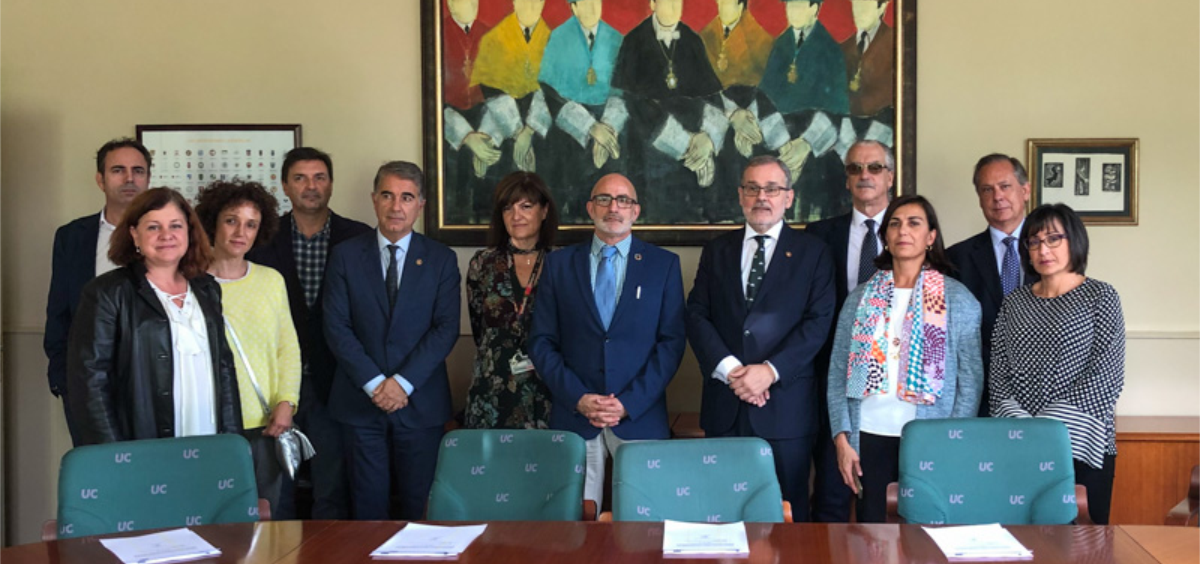 El consejero de Sanidad y el rector de la Universidad de Cantabria han encabezado la reunión (Foto. Gobierno de Cantabria)
