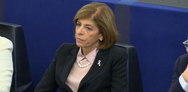 Stella Kyriakides, comisaria de Salud de la UE, durante la votación en el Parlamento Europeo (Foto: Europarl)