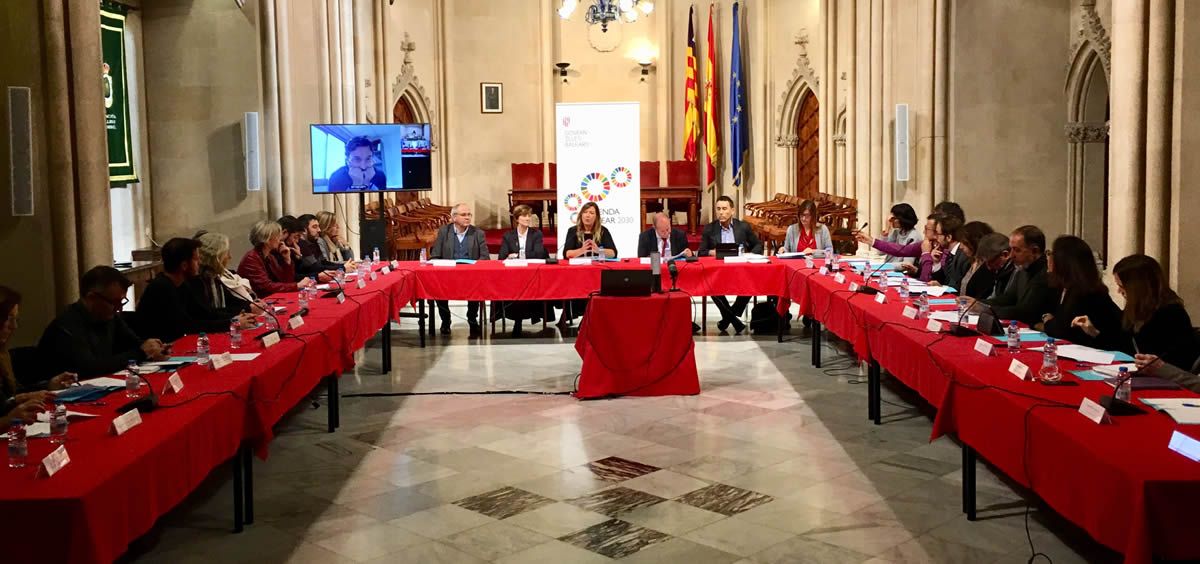 Reunión del Consejo de Salud de las Islas Baleares al que ha asistido la consejera de Salud, Patricia Gómez. (Foto. Caib) 