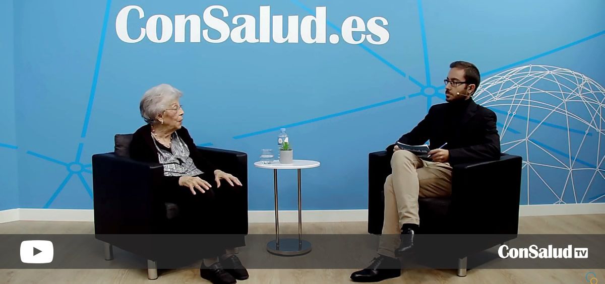 La paciente de artrosis y tesorera de la Asociación Española con la Osteoporosis y la Artrosis (Aecosar), Carmen Sánchez, durante la entrevista (Foto: ConSalud.es)