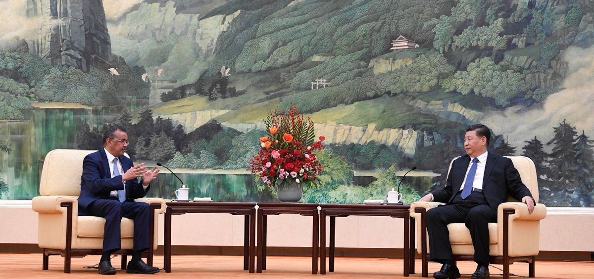 El director general de la Organización Mundial de la Salud (OMS), Tedros Adhanom Ghebreyesus y el presidente de la República Popular de China, Xi Jinping (Foto. OMS)