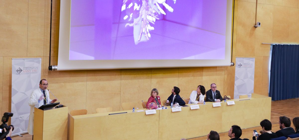El vicepresidente y la consejera de Salud presentan, en el Hospital de Sant Pau, el uso innovador de tecnología holográfica 3D para cirugía de alta complejidad (Foto. Generalitat de Cataluña)