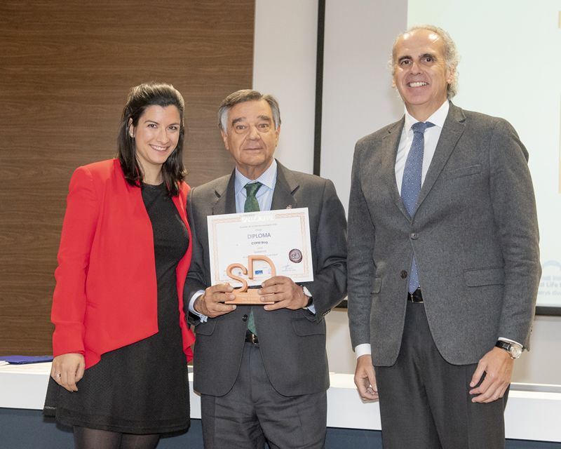 Luis González Díez, presidente del Colegio Oficial de Farmacéuticos de Madrid, ha recogido el premio.