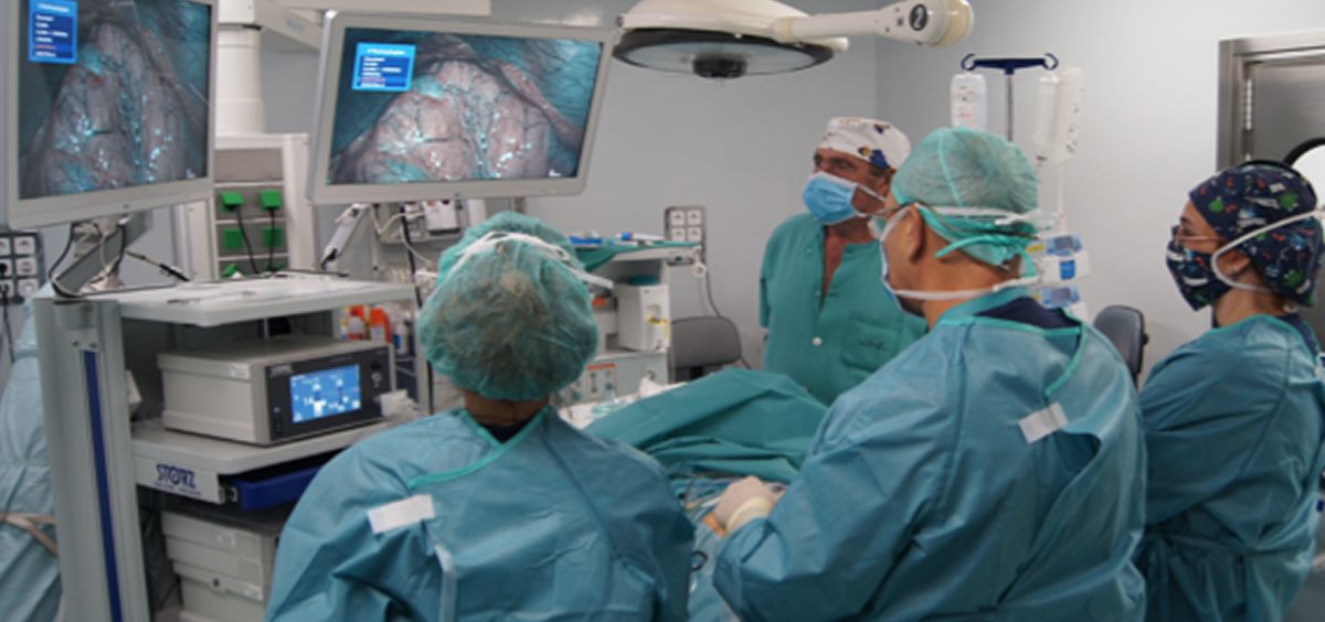 Cirugía en el Hospital La Luz (Foto. ConSalud)