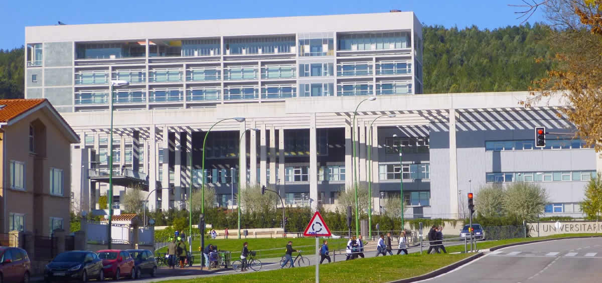 Hospital Universitario de Burgos (Foto. Wikipedia)
