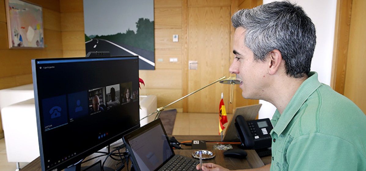 El vicepresidente durante la videoconferencia esta mañana . (Foto. Lara Revilla / Gobierno de Cantabria)