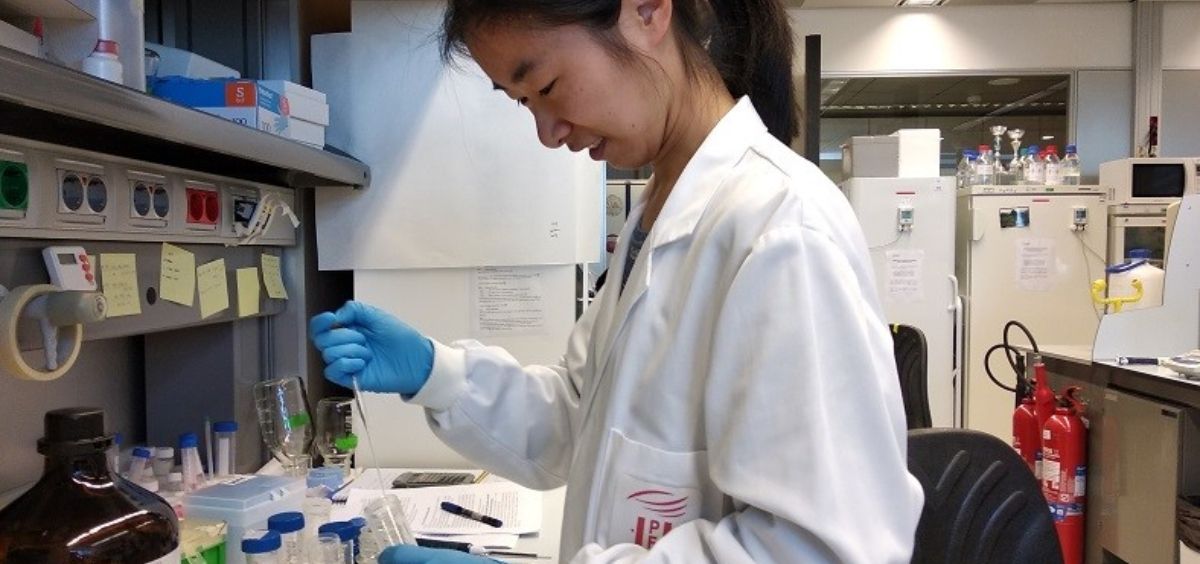 Ruixue Xu, investigadora del laboratorio de Nanomedicina y Materiales Biomédicos Integrativos (Foto. UPF)