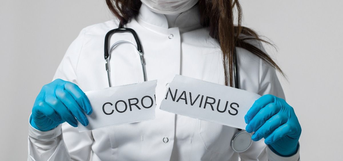 Profesional sanitario ante la crisis del coronavirus (Foto: Freepik)