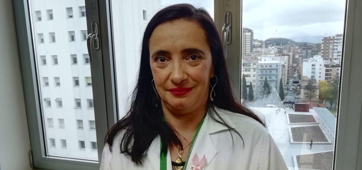 María de los Ángeles García, directora gerente del Hospital Virgen de los Nieves (Foto: Consejería de Salud)