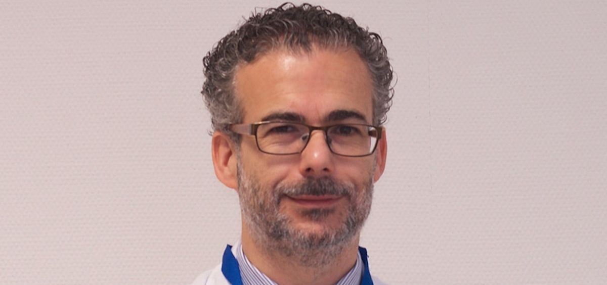 Dr. Alberto Fernández Villar, jefe de Neumologia del Hospital Álvaro Cunqueiro (Foto: Consejería de Sanidad)