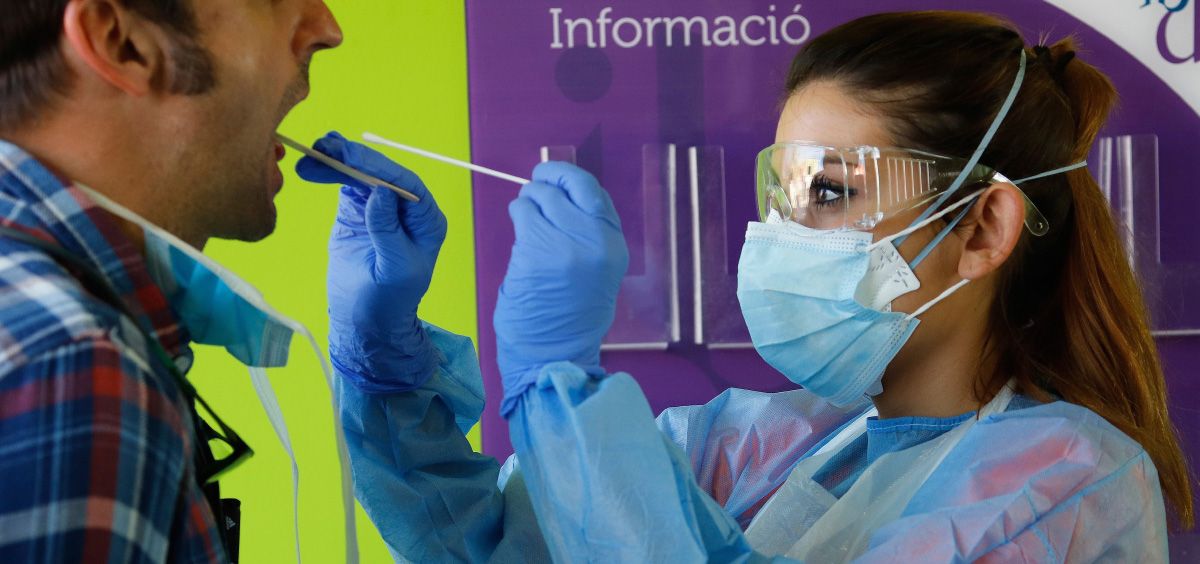 Realización de prueba PCR (Foto. Consejería de Salud y Consumo de Islas Baleares)