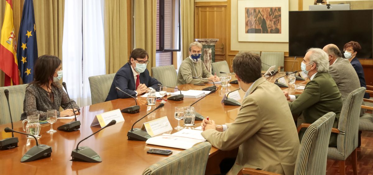 Reunión del ministro de Sanidad, Salvador Illa y el consejero de Sanidad de la Comunidad de Madrid, Enrique Ruiz Escudero (Foto. Moncloa)