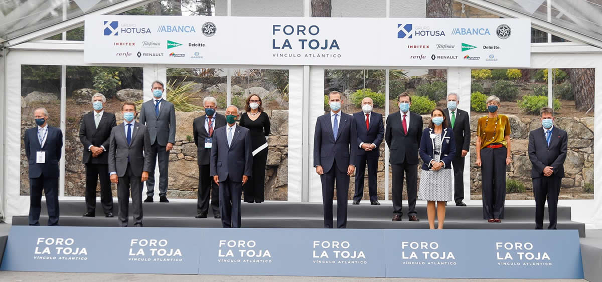 Algunas de las autoridades asistentes al Foro La Toja (Foto: Marta Vázquez Rodríguez - Europa Press)
