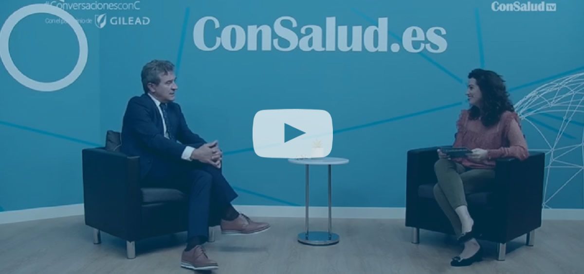 El doctor Javier Crespo, durante la entrevista para el espacio 'Conversaciones con C' (vídeo)