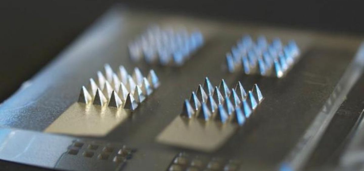 Los investigadores de la Universidad de Swansea están desarrollando un dispositivo de "parche inteligente" para vacunas (Foto. IMPACTO, Universidad de Swansea)