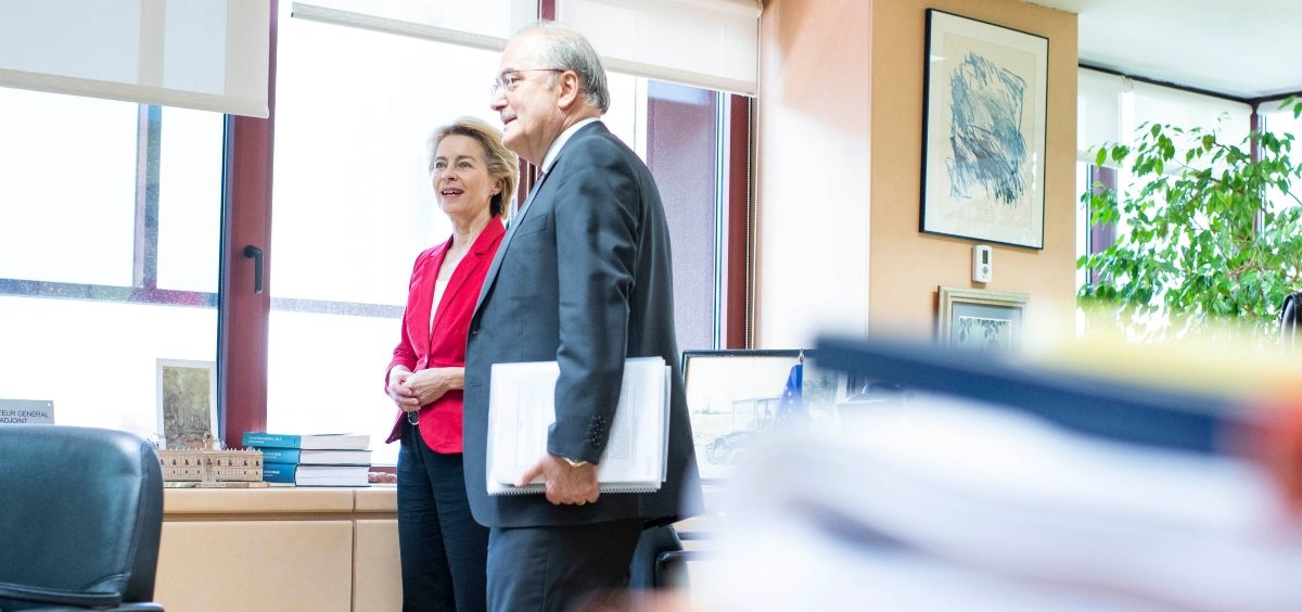 Ursula von der Leyen, presidenta de la Comisión Europea, junto a Francisco Fonseca, director de la Representación de la Comisión Europea en España (Foto: @Dir_CEenEspana)