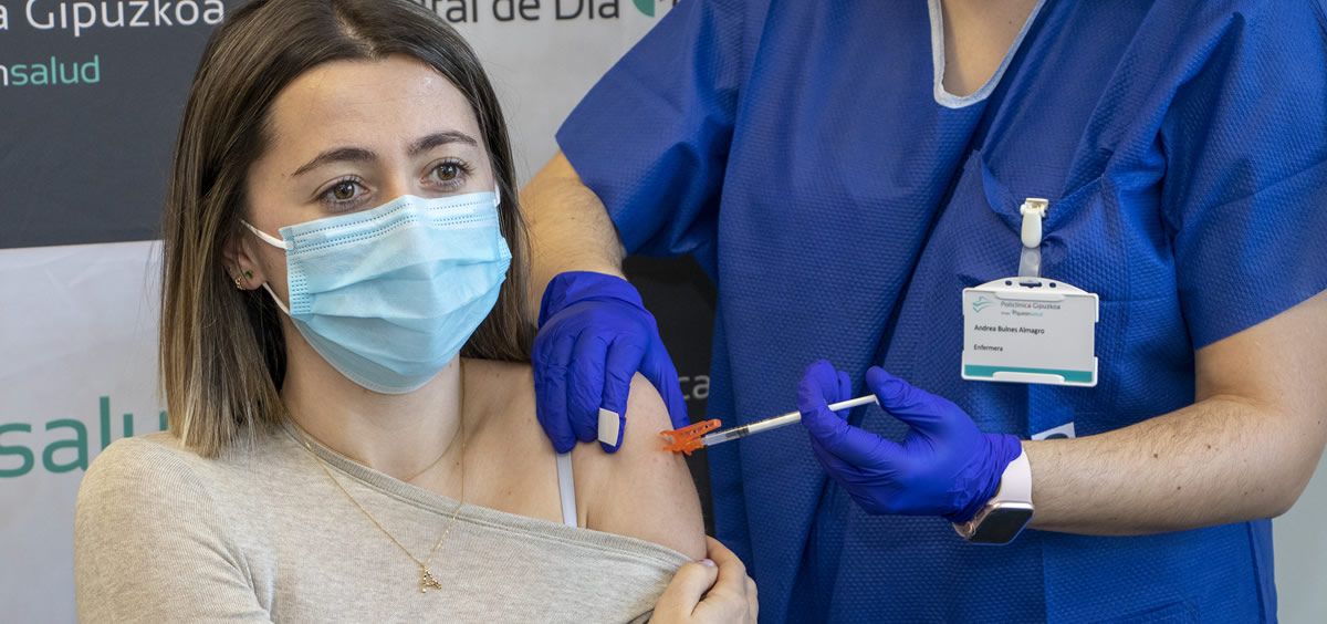 Policlínica Gipuzkoa comienza a vacunar contra el coronavirus