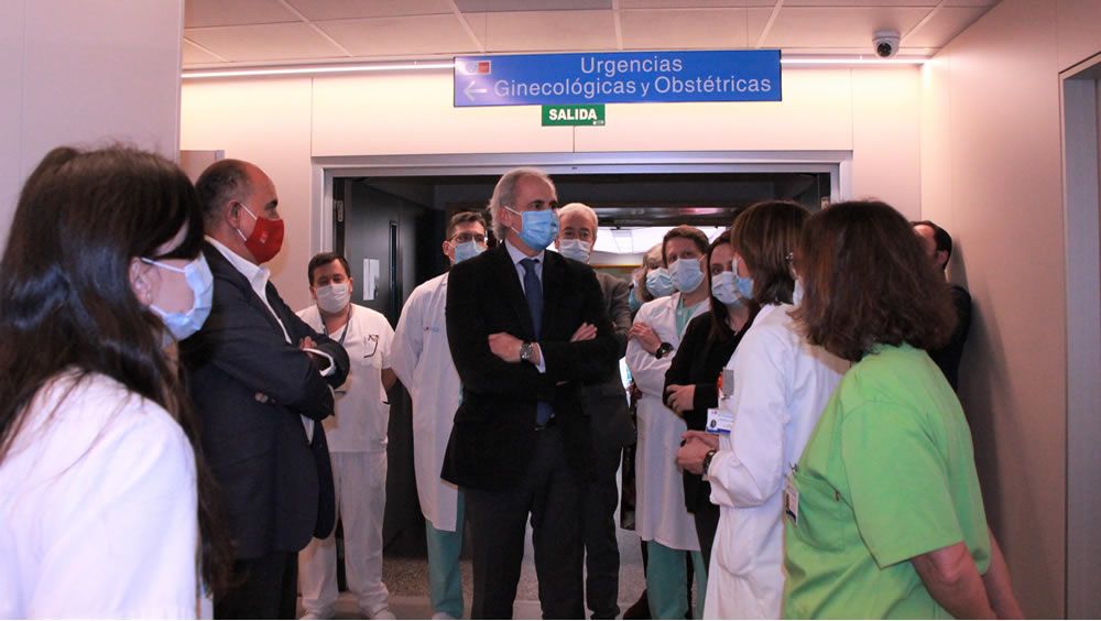 Enrique Ruiz Escudero visita el Hospital de Fuenlabrada