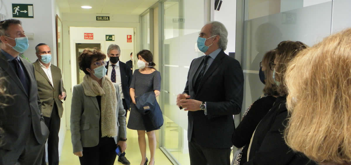 El consejero de Sanidad, Enrique Ruiz Escudero, en su visita a la sede de la Gerencia Asistencial de Atención Primaria (Foto. Comunidad de Madrid)