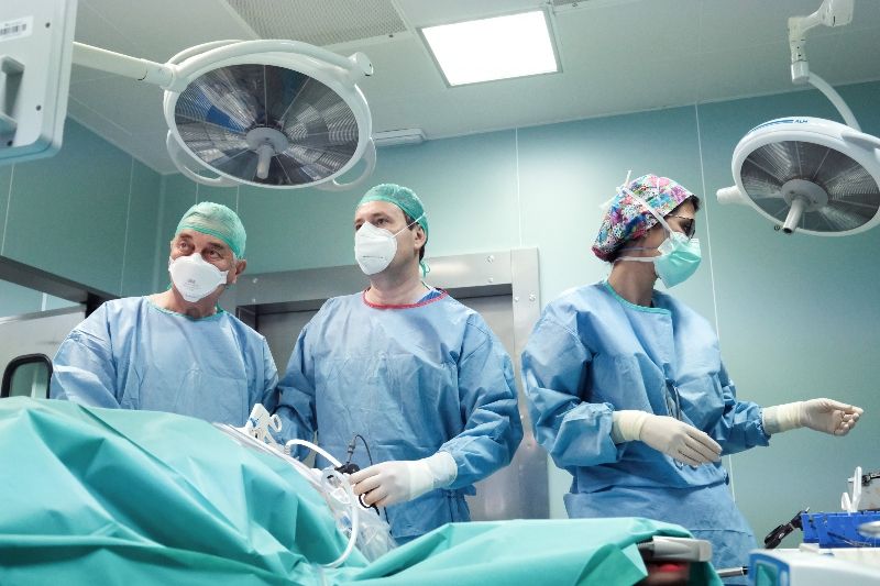 Equipo de Cirugía de la Obesidad en quirófano (Foto. Quirónsalud)