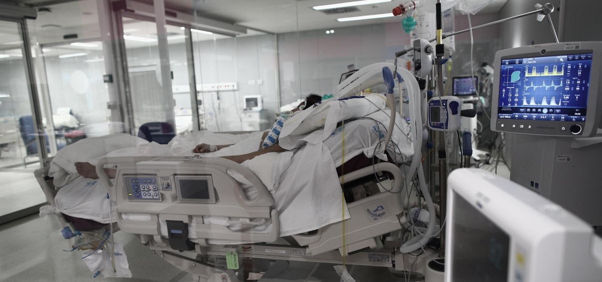 Un enfermo en una cama de la UCI del Hospital de Emergencias Isabel Zendal, Madrid (Foto. Eduardo Parra   Europa Press)