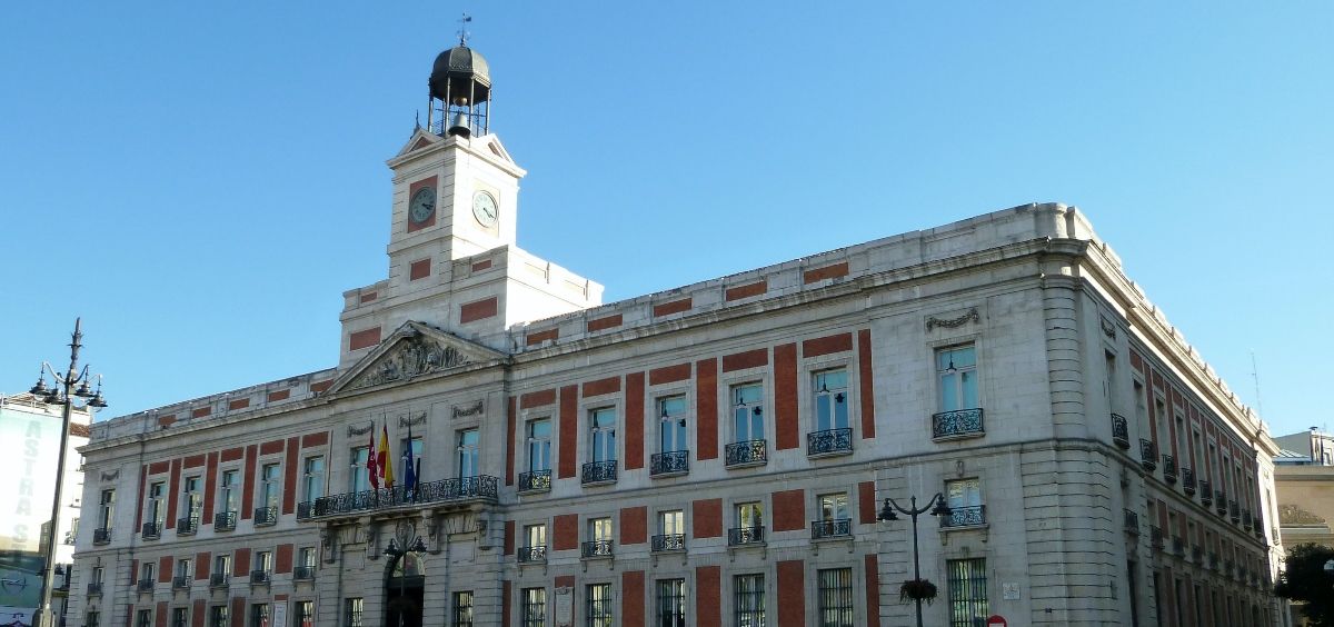 La Real Casa de Correos, en la Puerta del Sol, sede de la Comunidad de Madrid (Foto: Wikipedia / Luis García)