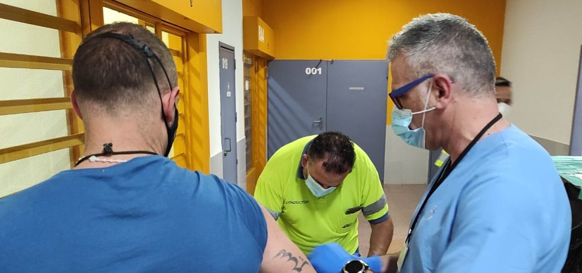 Campaña de MurciaSalud para vacunar a los más de 1.000 internos de los dos centros penitenciarios y el CIS de Murcia. (Foto. @IIPPGob)