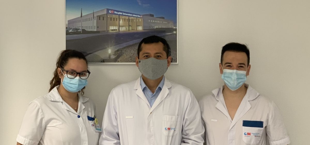 Equipo de la Unidad de Planificación Quirúrgica del HUIE, el Dr. Vázquez (centro), Rubén Aguilar y Ayla Yagüe (Foto. HUIE)