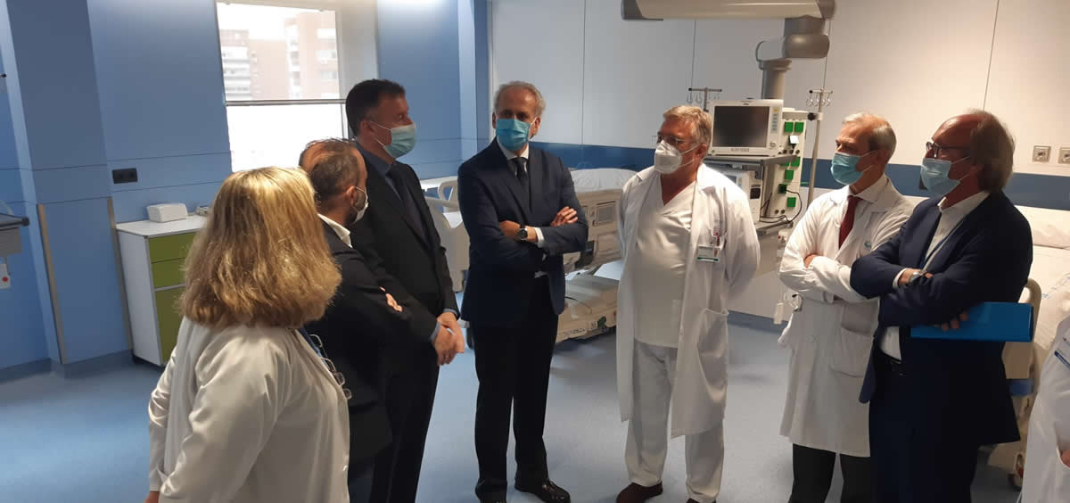 Visita del consejero de Sanidad en funciones, Enrique Ruiz Escudero, al hospital Ramón y Cajal.