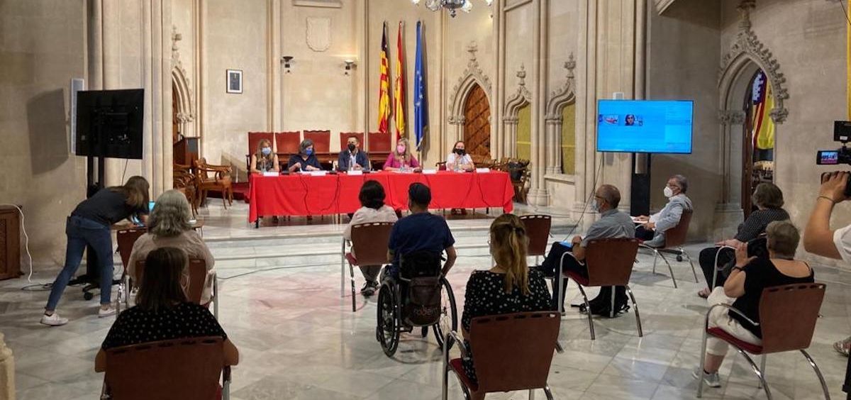 Reunión entre la Consejería de Salud de Baleares y las asociaciones de pacientes (Foto: I.Baleares)
