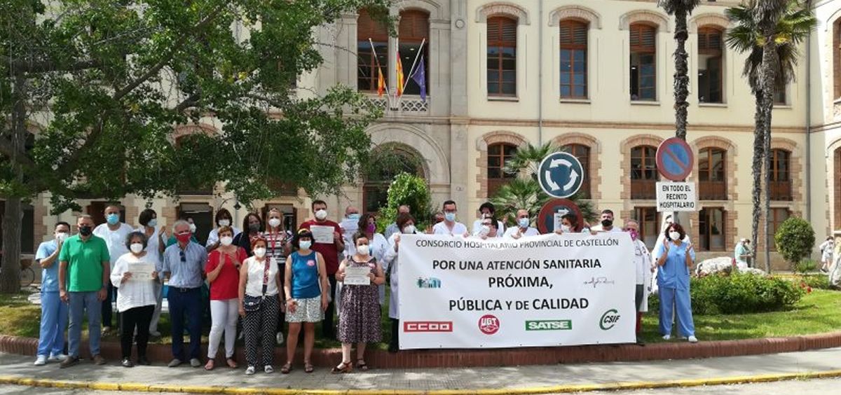 Los sindicatos protestan en el  hospital provincial de Castellón (Foto. Csif)