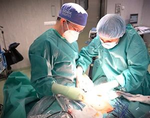 Intervención quirúrgica realizada por la Unidad de Carcinomatosis del HUIE (Foto: Hospital Universitario Infanta Elena)