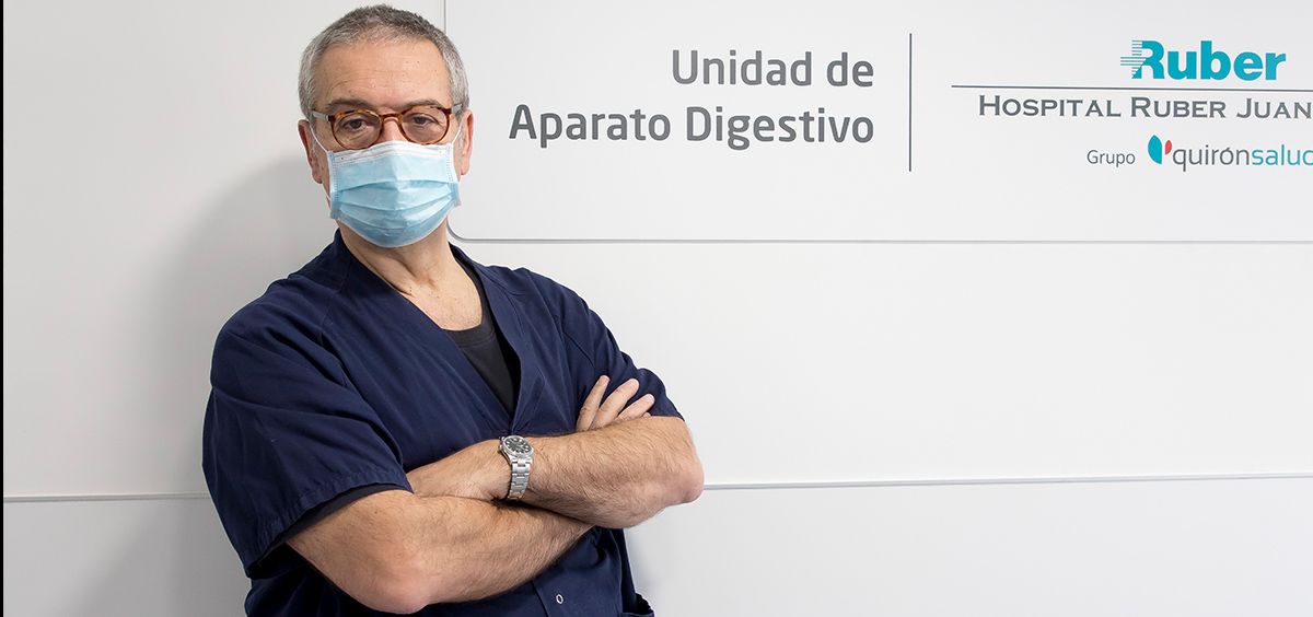 El Dr. Sarbelio Rodríguez, Jefe de Servicio de Medicina del Aparato Digestivo del complejo hospitalario Ruber Juan Bravo que ha incluido el tratamiento endoscópico mediante radiofrecuencia (HALO) en sus prácticas (Foto. Quirónsalud)
