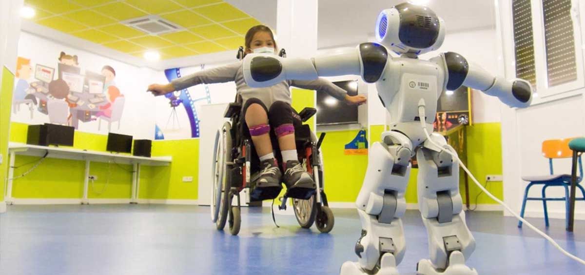 El Hospital Nacional de Parapléjicos experimenta con la robótica social aplicada a la neurorrehabilitación de los niños con lesión medular (Foto. EP)