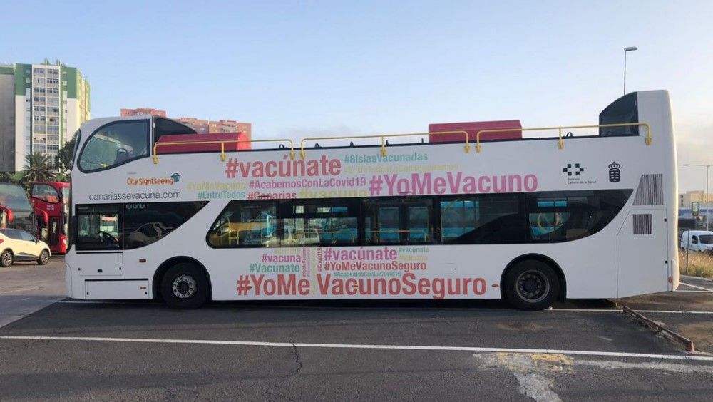 Vacuguaguas, los buses canarios que vacunan contra la Covid 19