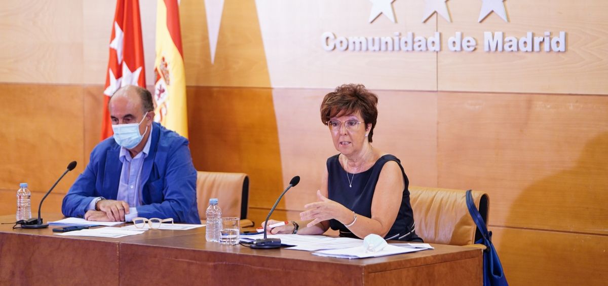 Antonio Zapatero, viceconsejero de Asistencia Sanitaria y Salud Pública de Madrid, y Elena Andradas, directora general de Salud Pública (Foto: CAM)