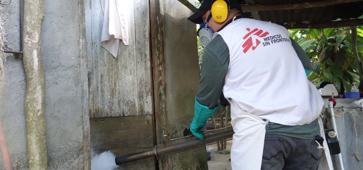 Fumigación contra el Dengue en Honduras. (Foto. Yves Magat. MSF)