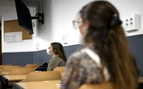 Alumnas con mascarilla durante las clases (Óscar Cañas   Europa Press)