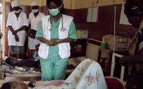 Una paciente con VIH en un hospital de Bangui apoyado por MSF (Foto: Adrienne Surprenant/Collectif)