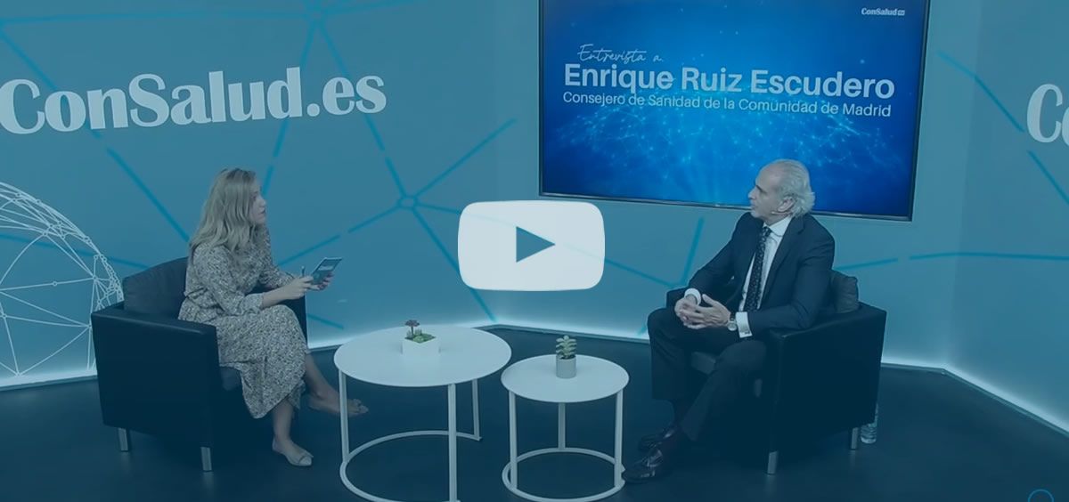 Entrevista a Enrique Ruiz Escudero, consejero de Sanidad de la Comunidad de Madrid, en el plató de ConSalud TV (Foto. ConSalud TV)