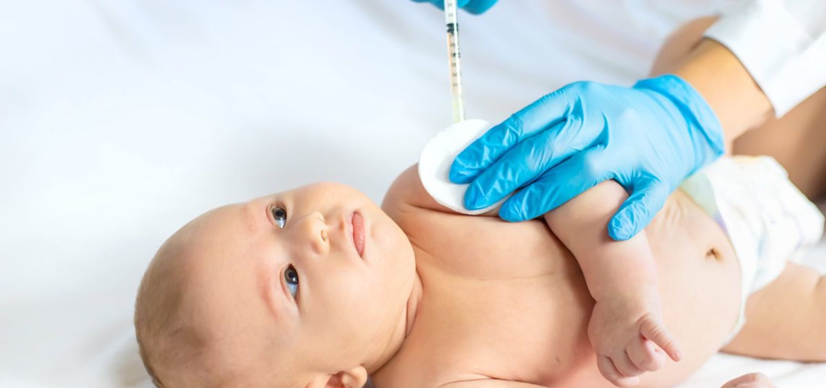 Vacunación bebé (Foto. Freepik)