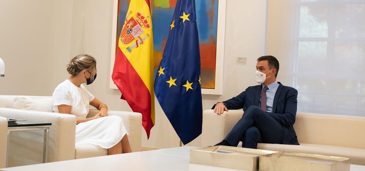 El presidente del Gobierno, Pedro Sánchez, junto a la vicepresidenta segunda, Yolanda Díaz (Foto: Pool Moncloa / Borja Puig de la Bellacasa)
