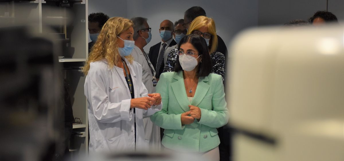 Carolina Darias, ministra de Sanidad, visitando el Hospital de la Santa Creu i Sant Pau de Barcelona (Foto: M. Sanidad)