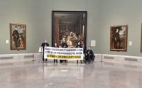 Las víctimas del aceite de colza se manifiestan en el Museo del Prado. (Foto. Twitter @RadioMadrid)