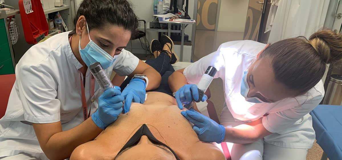 El Hospital Universitario del Vinalopó, pionero en la provincia de Alicante en tatuaje 3D del pezón tras el cáncer de mama (Foto: Grupo sanitario Ribera)