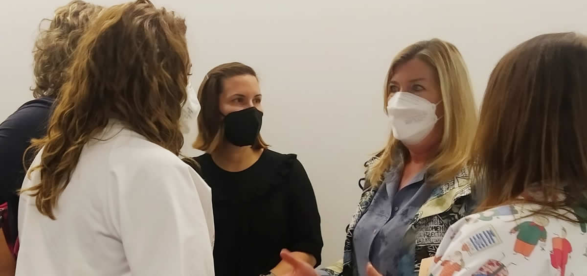 La consejera de Salud y Consumo, Patricia Gómez, ha presidido el acto de toma de posesión de plazas fijas de enfermeras y comadronas del Área de Salud de Ibiza y Formentera (Foto: Gobierno de Baleares)