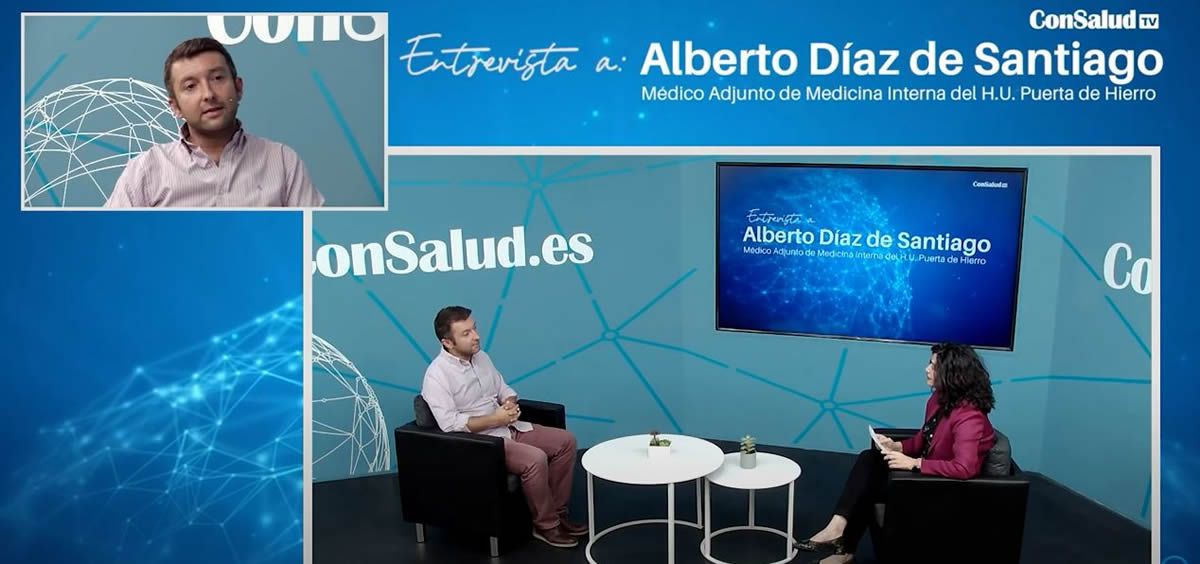 El doctor Alberto Díaz de Santiago habla en el plató de ConSalud TV sobre el VIH